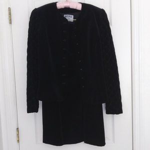Vintage Kasper Black Velvet Suit - Midi - Size 8/9